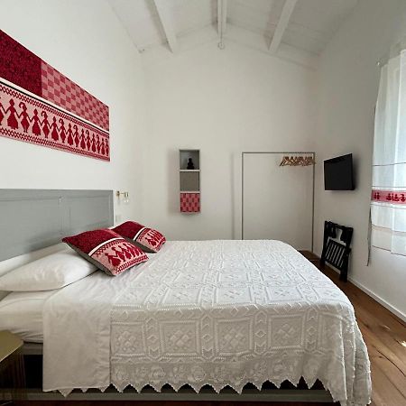 Palazzo Ma.Ri.Lu. Hotel Càbras Buitenkant foto