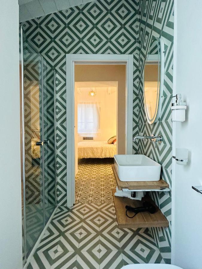 Palazzo Ma.Ri.Lu. Hotel Càbras Buitenkant foto