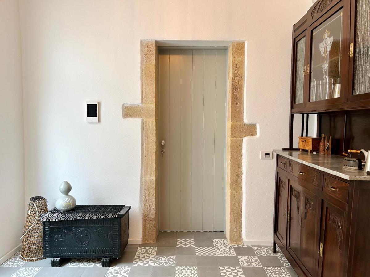 Palazzo Ma.Ri.Lu. Hotel Càbras Buitenkant foto